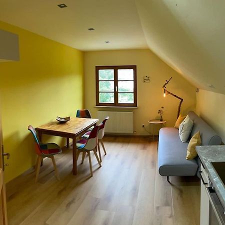 Neu Renoviertes 2Zi Appartment Im Dg 费尔德基希 外观 照片